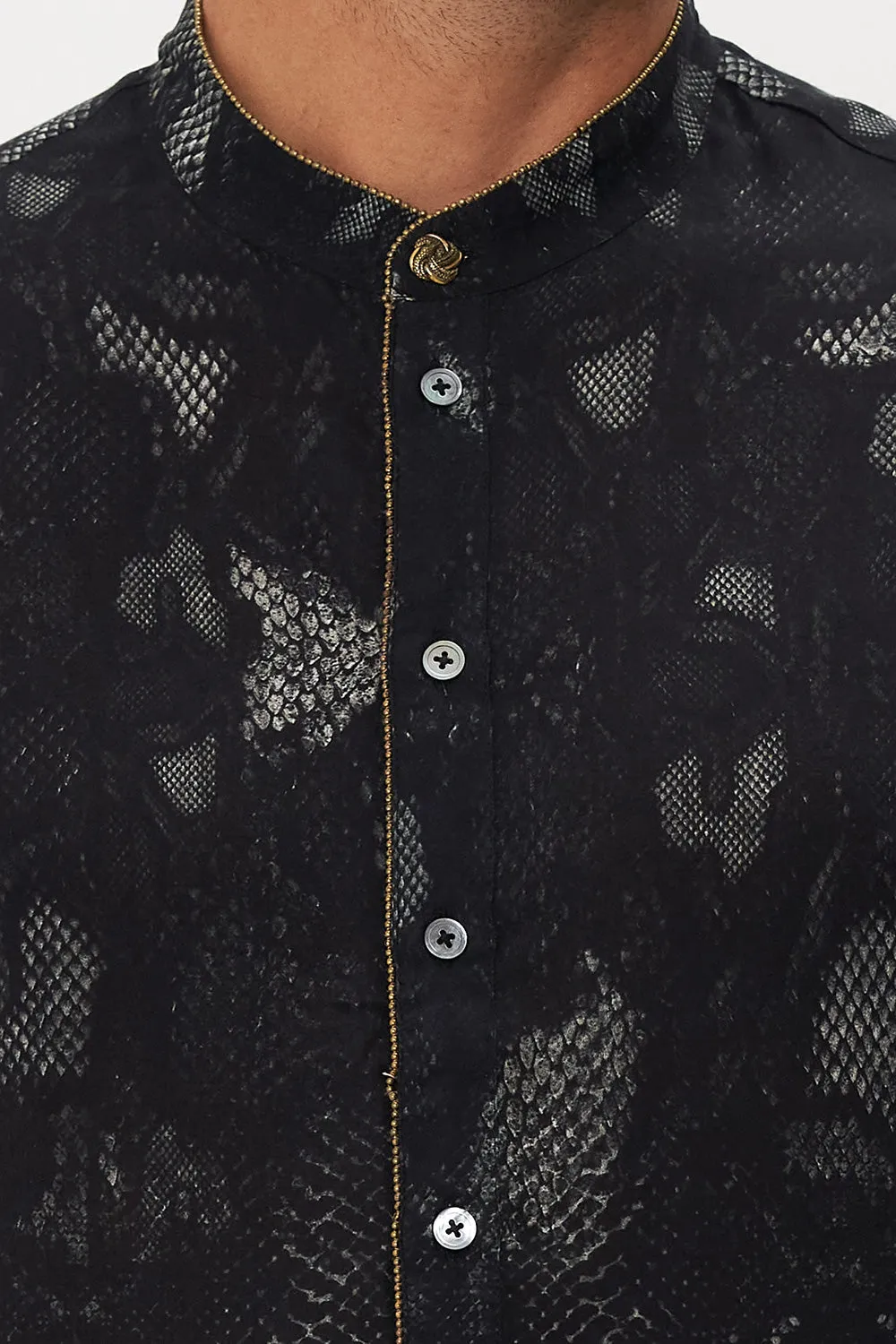 LONG SLEEVE MANDARIN COLLAR SHIRT WILD HORSES